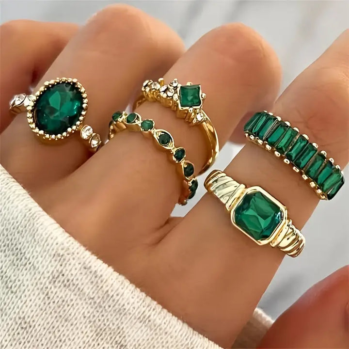 Zarina Gold Emerald Ring Set - Exquisite Design