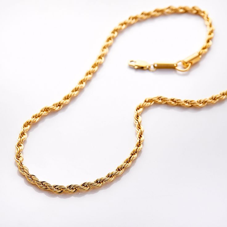 Hélène – Gold Necklace with Decorative Dots