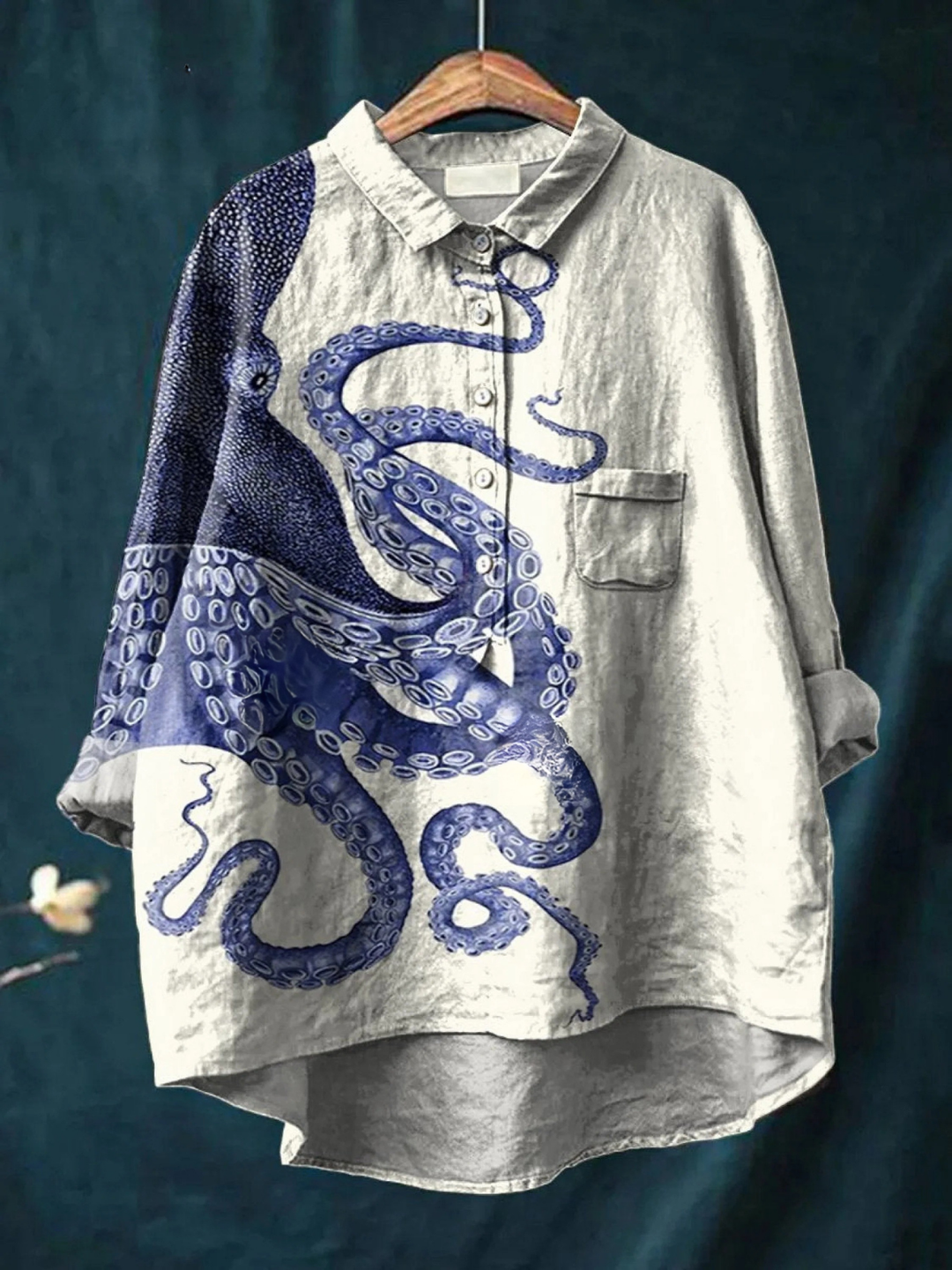 Lotte | Casual T-Shirt Featuring Octopus Tentacle Design