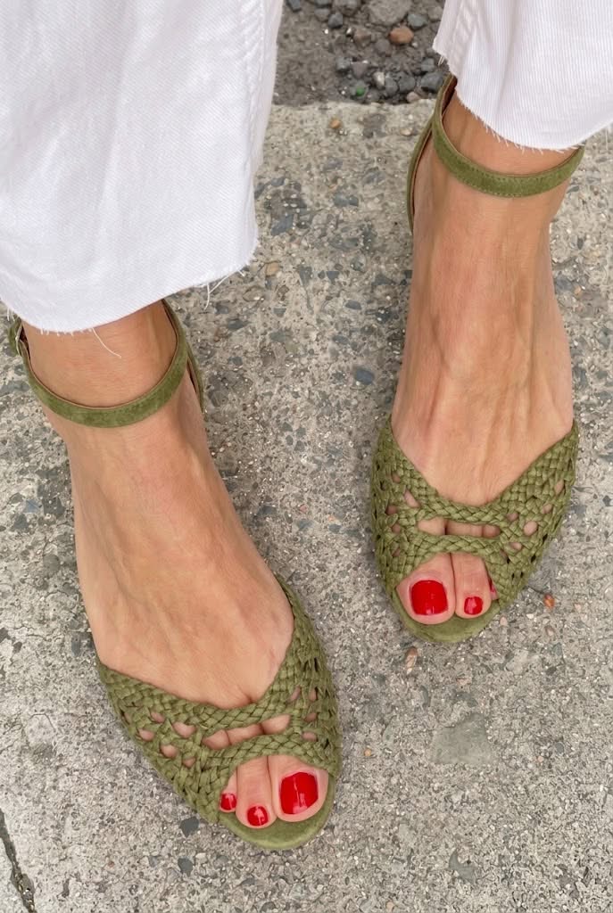 Leni | Gold Woven Sandals