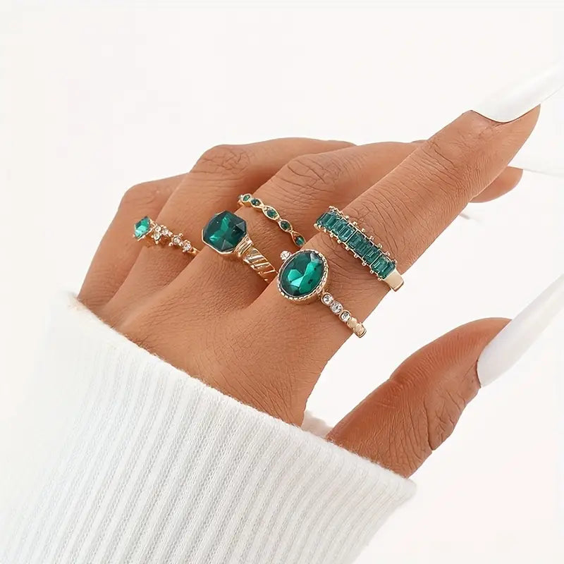 Zarina Gold Emerald Ring Set - Exquisite Design