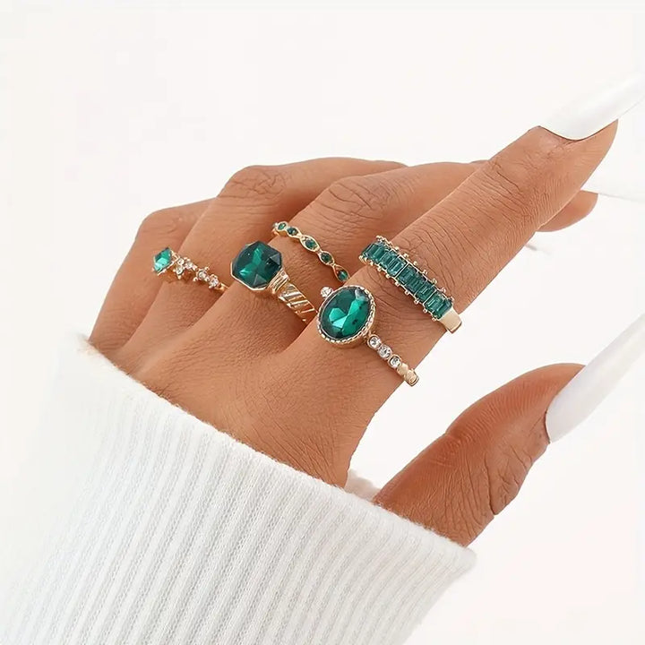 Zarina Gold Emerald Ring Set - Exquisite Design