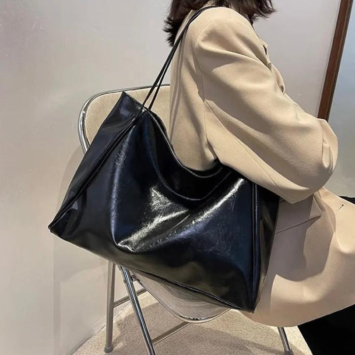 Paula | Glossy Leather Handbag