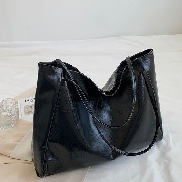 Paula | Glossy Leather Handbag