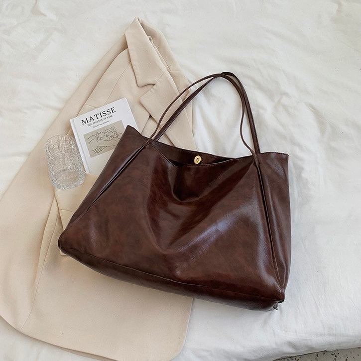 Paula | Glossy Leather Handbag
