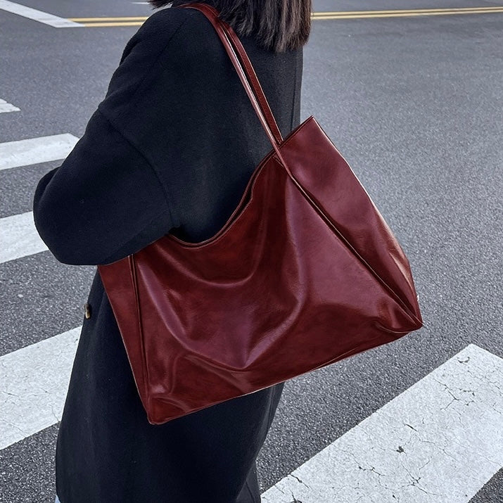 Paula | Glossy Leather Handbag