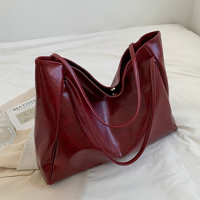 Paula | Glossy Leather Handbag