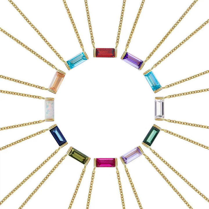Livia – Elegant Silver Necklace with Graceful Pendant