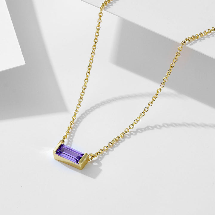 Livia – Elegant Silver Necklace with Graceful Pendant