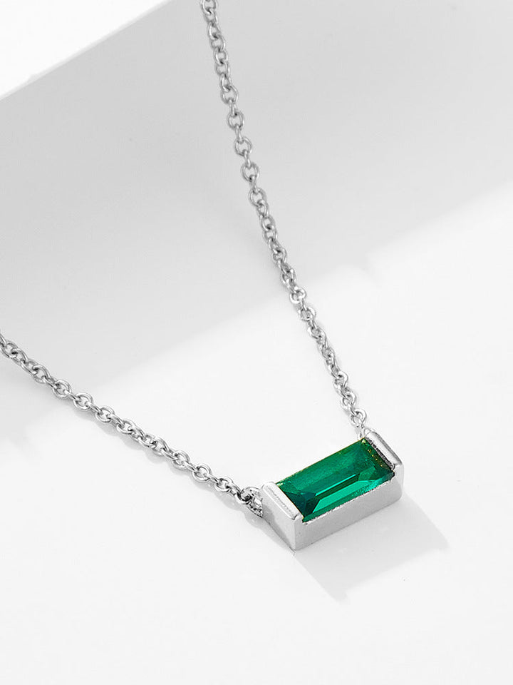 Livia – Elegant Silver Necklace with Graceful Pendant