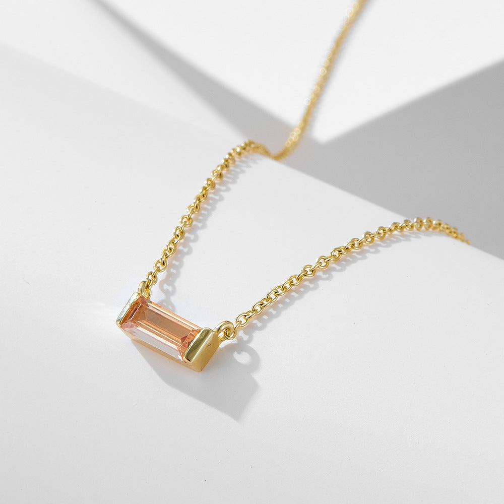 Livia – Elegant Silver Necklace with Graceful Pendant