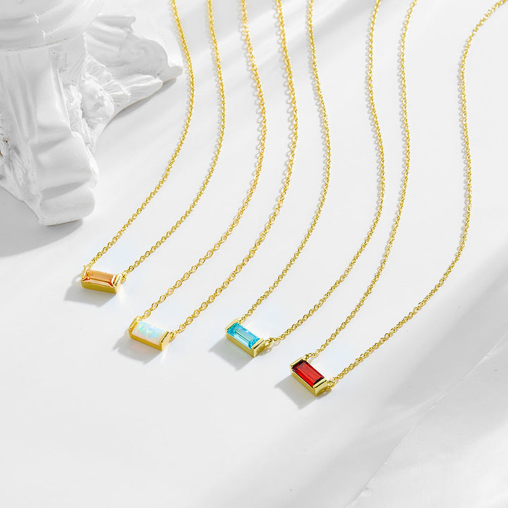 Livia – Elegant Silver Necklace with Graceful Pendant