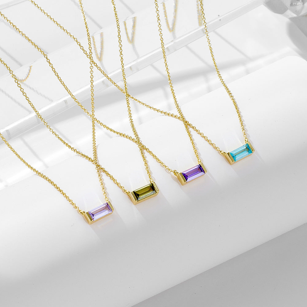 Livia – Elegant Silver Necklace with Graceful Pendant