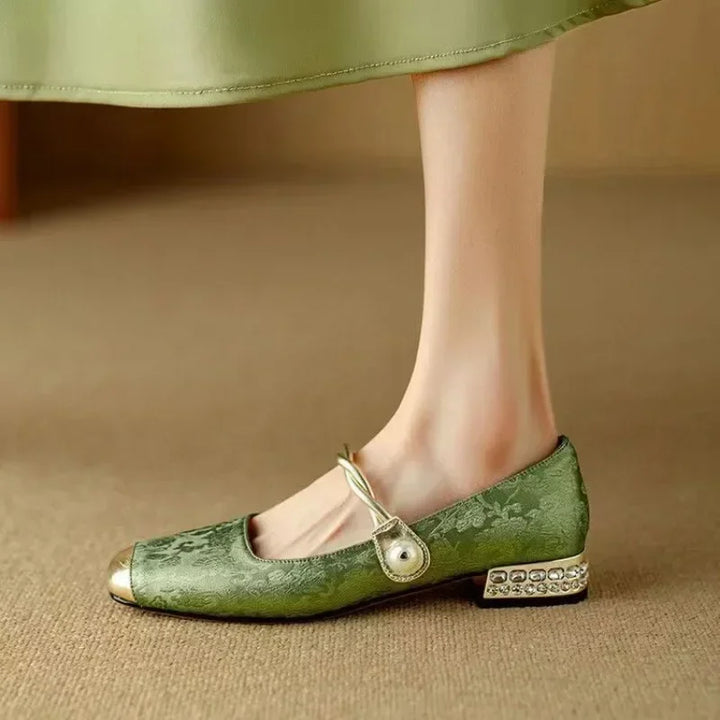 Frieda – Timeless Strappy Shoes with a Chic Design