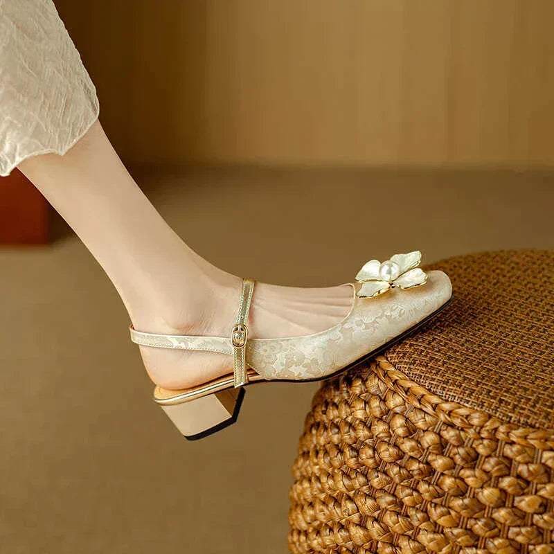 Mathilde – Stylish Women's Shoes Featuring Floral Accents