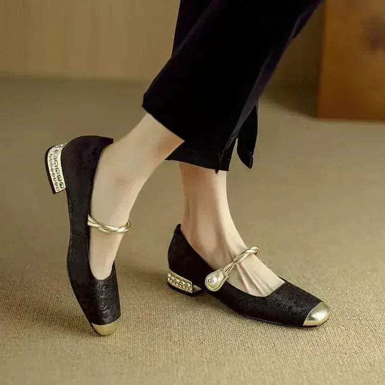 Frieda – Timeless Strappy Shoes with a Chic Design