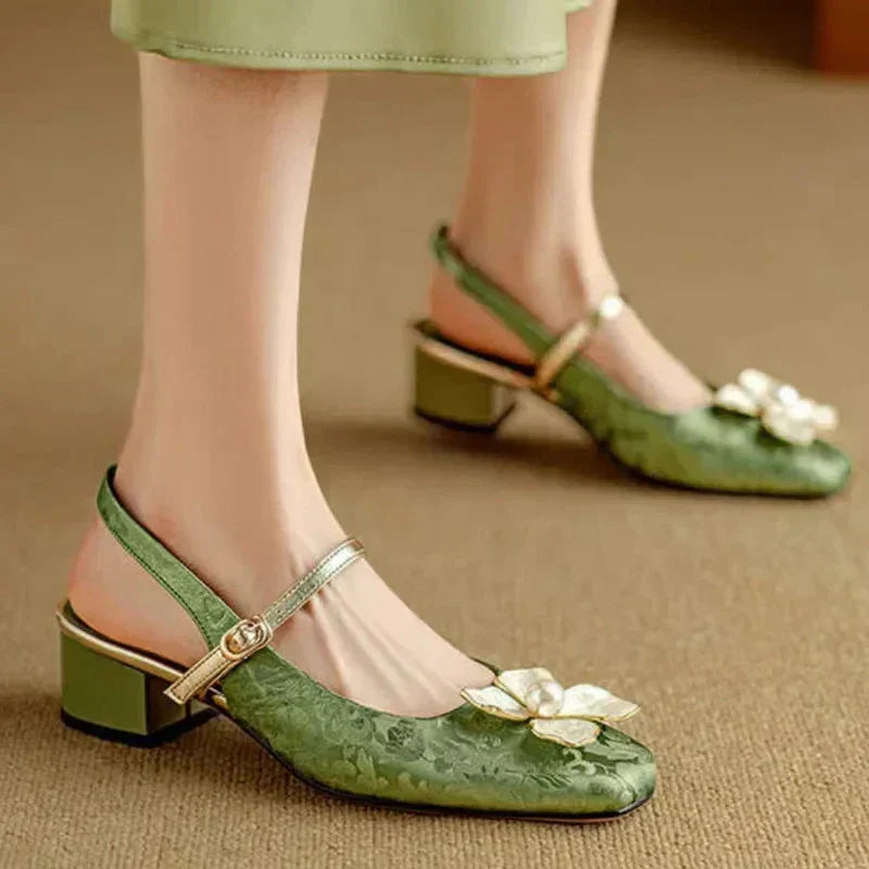 Mathilde – Stylish Women's Shoes Featuring Floral Accents