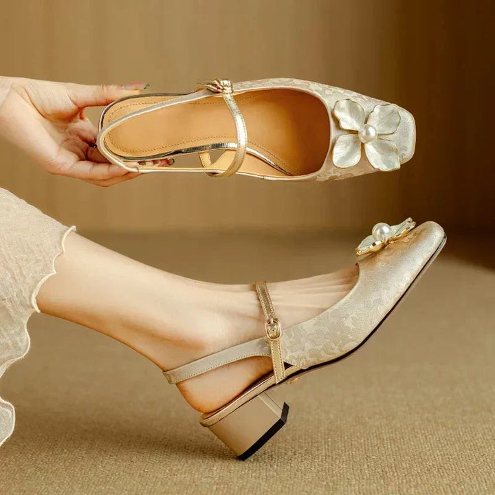 Mathilde – Stylish Women's Shoes Featuring Floral Accents