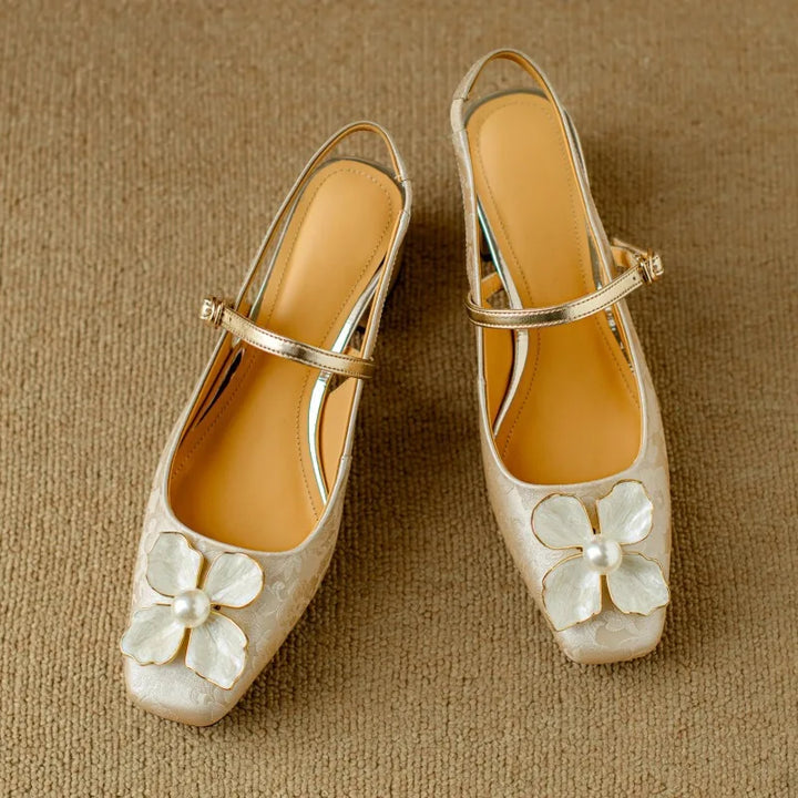 Mathilde – Stylish Women's Shoes Featuring Floral Accents