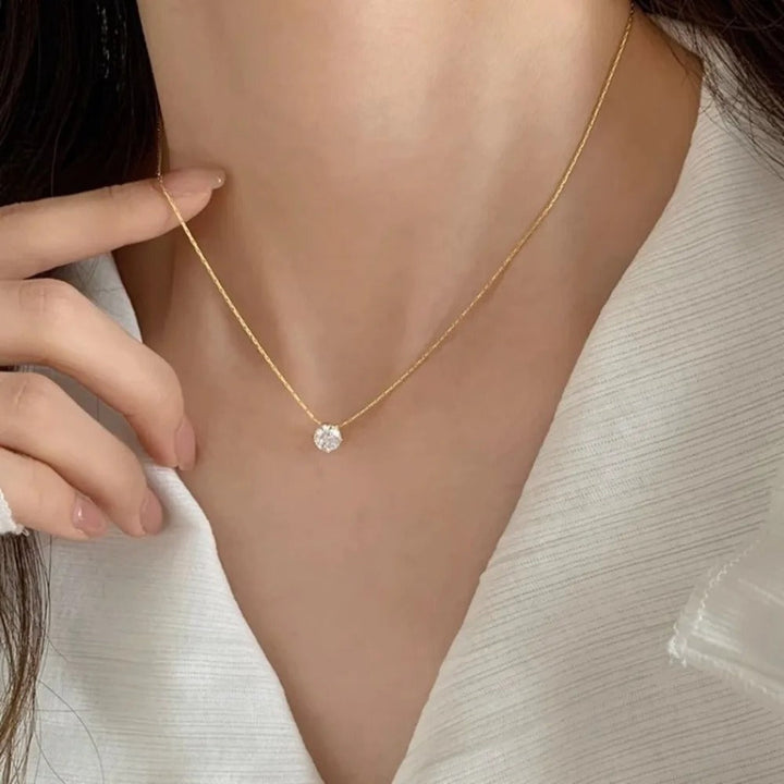 Cléa Moissanite Pendant Necklace