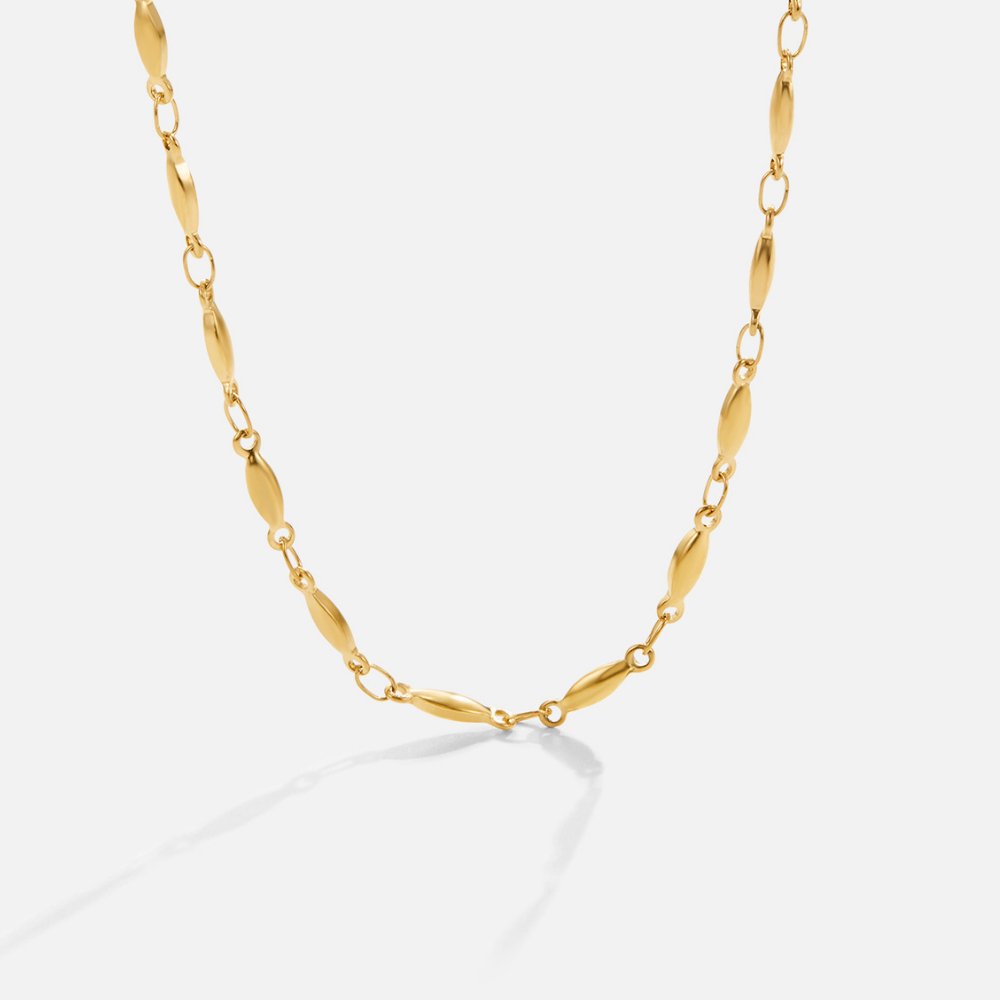 Madeleine – A Sophisticated Gold Chain with Exquisite Delicate Links