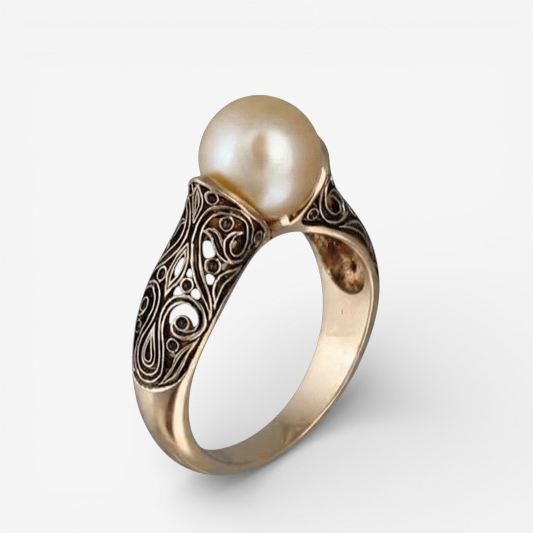 Classic Gold Pearl Ring