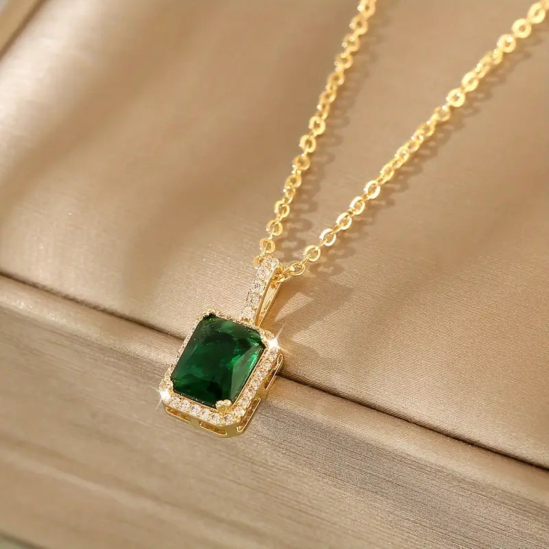Zarela Fontayne Elegant Gold Necklace
