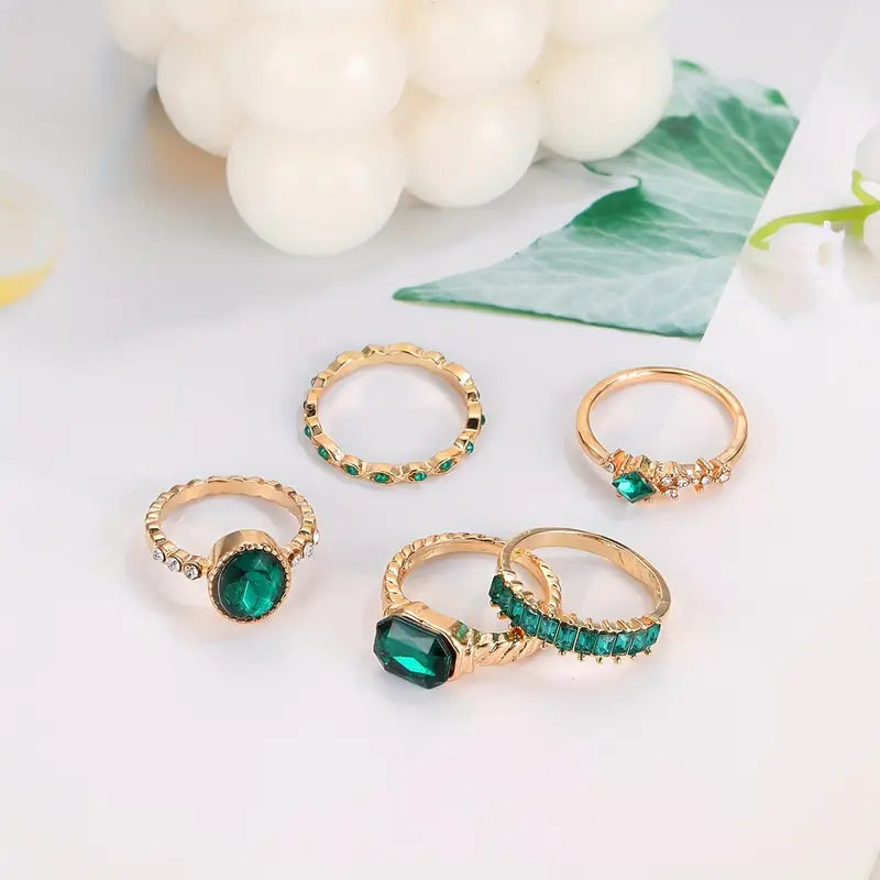 Zarina Gold Emerald Ring Set - Exquisite Design
