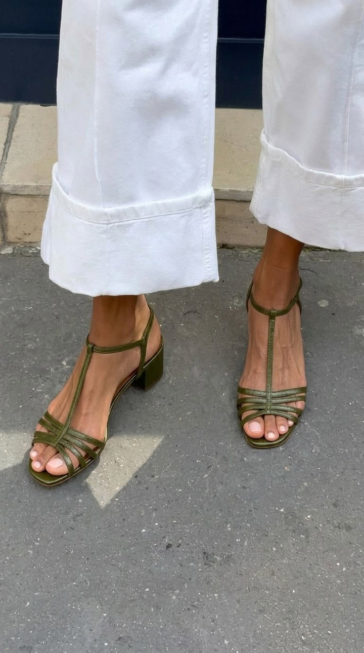 Amelie | Chic Gold Sandals for Daily Elegance