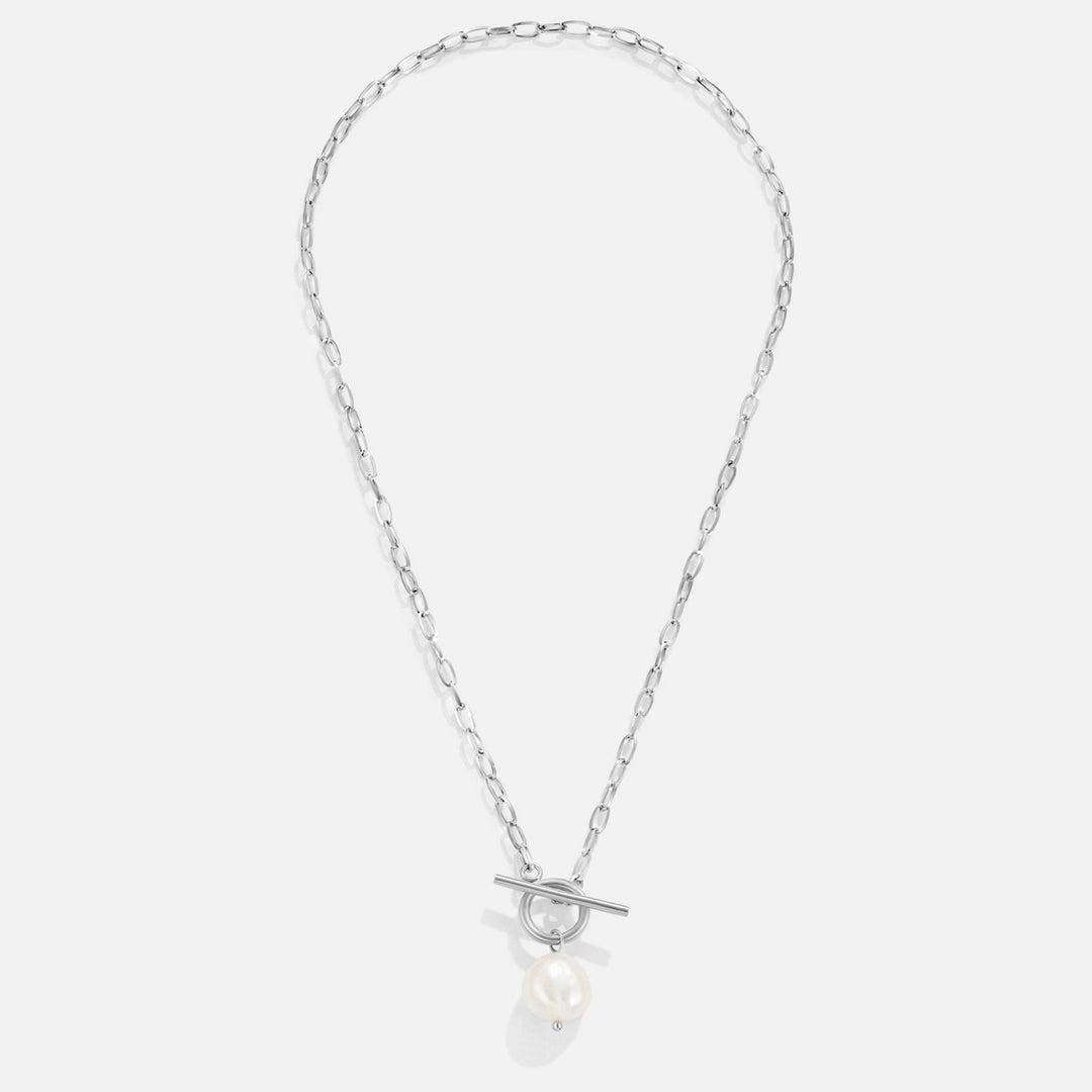 Éveline – Elegant Golden Necklace Featuring a Pearl Pendant