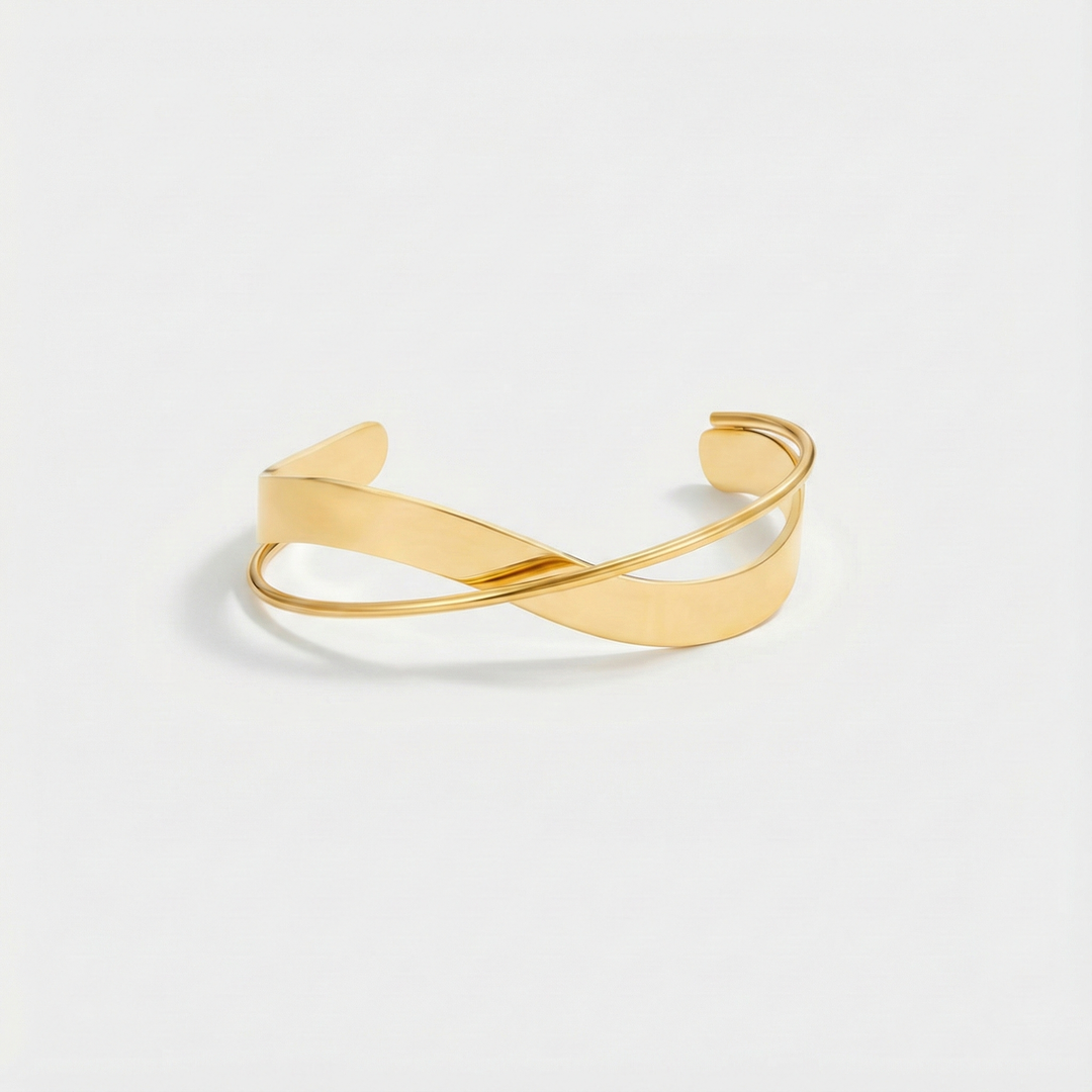 Distinctive Gold Bracelet by Eva