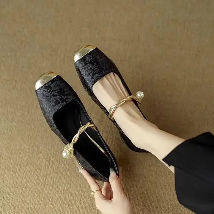 Frieda – Timeless Strappy Shoes with a Chic Design