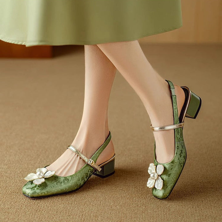 Mathilde – Stylish Women's Shoes Featuring Floral Accents