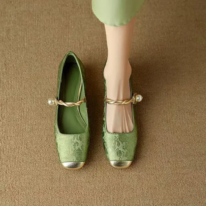 Frieda – Timeless Strappy Shoes with a Chic Design