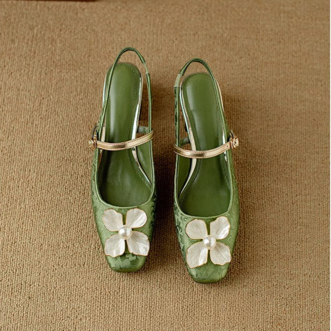 Mathilde – Stylish Women's Shoes Featuring Floral Accents