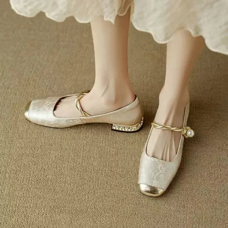 Frieda – Timeless Strappy Shoes with a Chic Design