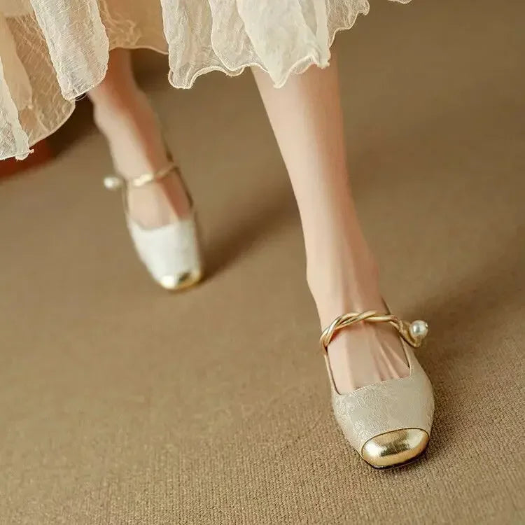 Frieda – Timeless Strappy Shoes with a Chic Design