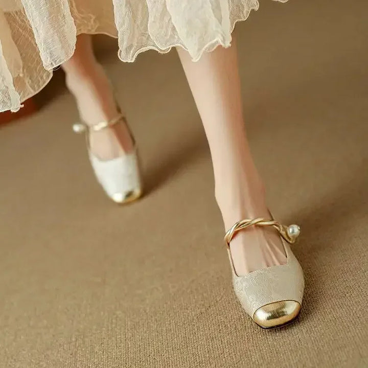 Frieda – Timeless Strappy Shoes with a Chic Design