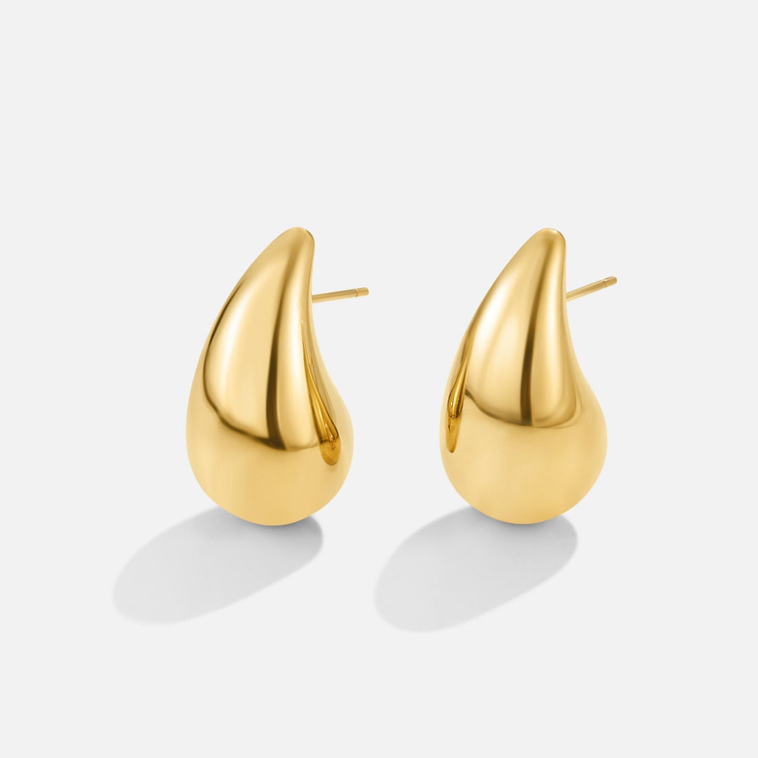 Anne – Elegant Golden Hoops with a Subtle Curve