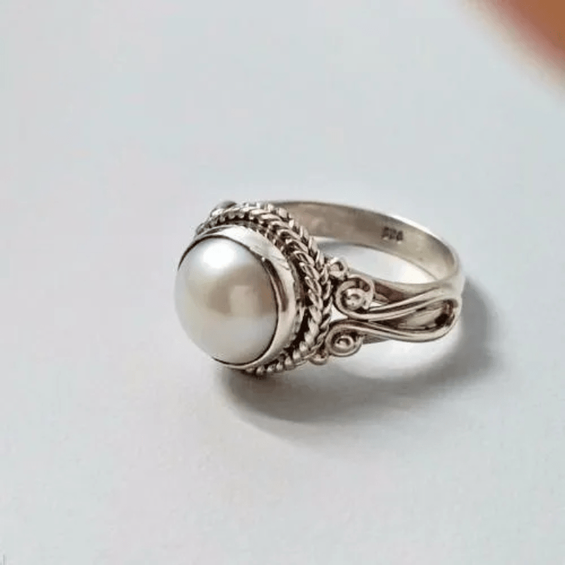 Classic Inlaid Mother of Pearl Vintage Ring