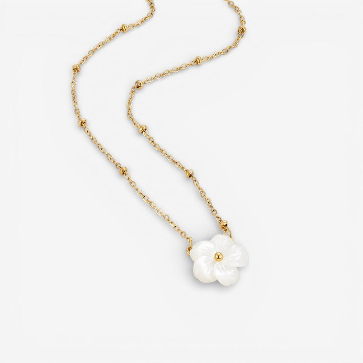 Exquisite Floral Pendant Necklace