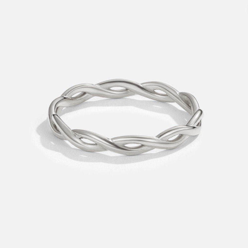 360-Degree Rotating Infinity Ring
