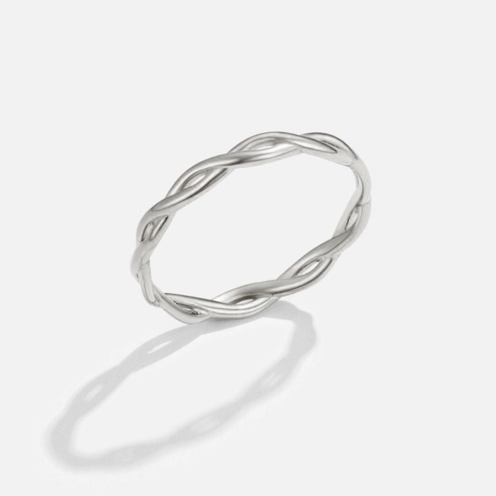 360-Degree Rotating Infinity Ring