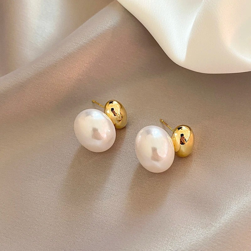 Classic Aeri Vintage Pearl Earrings