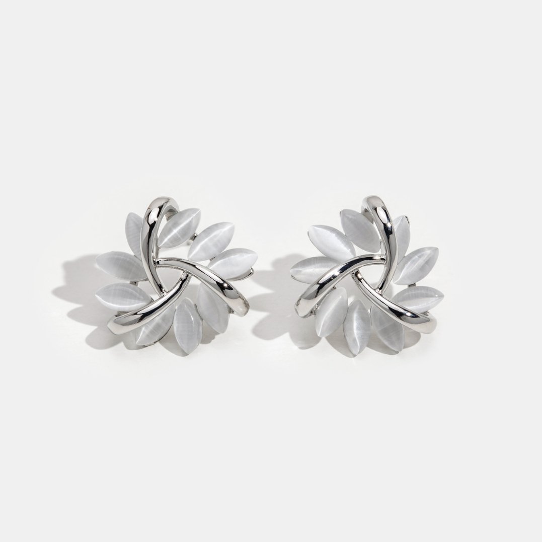 Élodie – Floral-Shaped Silver Earrings