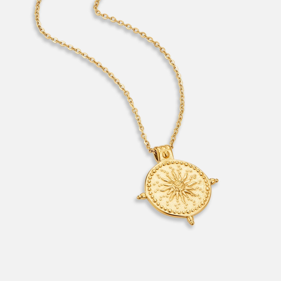 Anne – Elegant Geometric Gold Necklace with a Chic Design