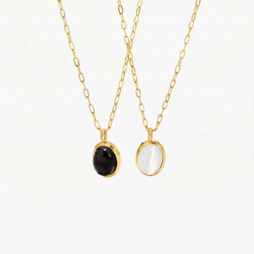 Véronique – Double Gold Necklace Featuring Black Accents
