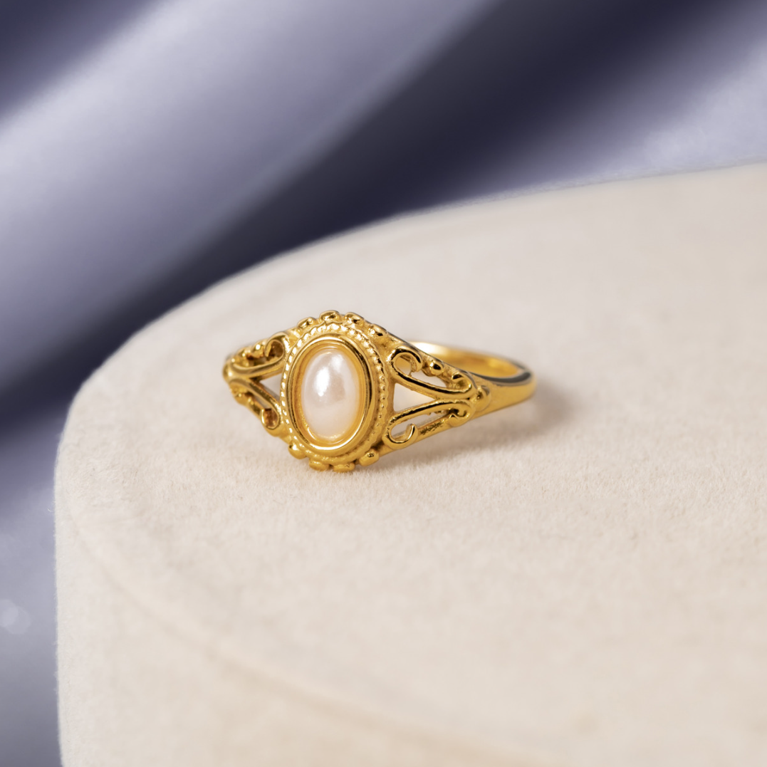 Classic Pearl-Embellished Royal Vintage Ring